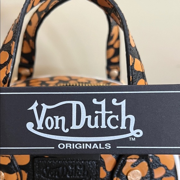 Von Dutch | Cheetah Bowling Bag w/ Matching Crossbody Strap - Picture 4 of 14